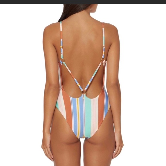 Beautiful one piece - Picture 2 of 4